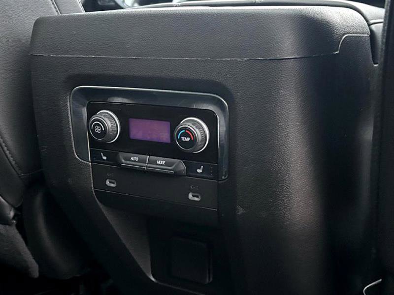 Used 2022 Chevrolet Tahoe Z71 w/ Luxury Package image 53