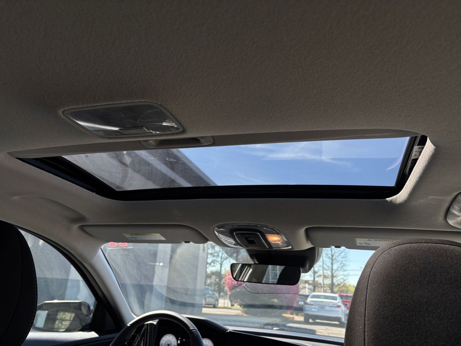 Used 2025 Hyundai Elantra SEL image 35