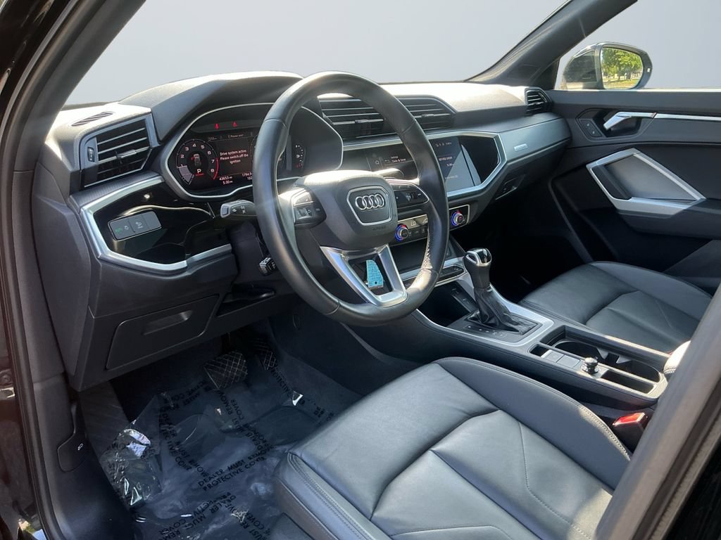 Used 2025 Audi Q3 2.0T Premium AWD/4WD image 11