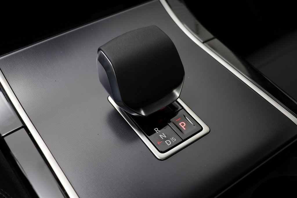 New 2026 Land Rover Range Rover Velar Dynamic SE image 13