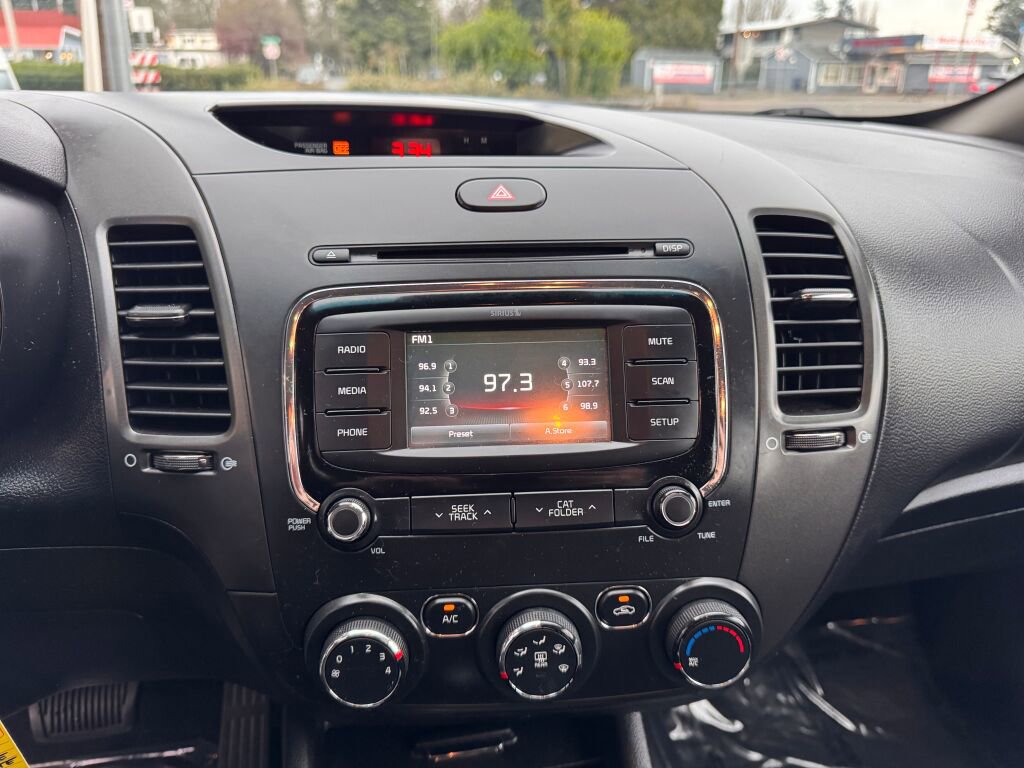 Used 2017 Kia Forte LX w/ LX Popular Package image 24