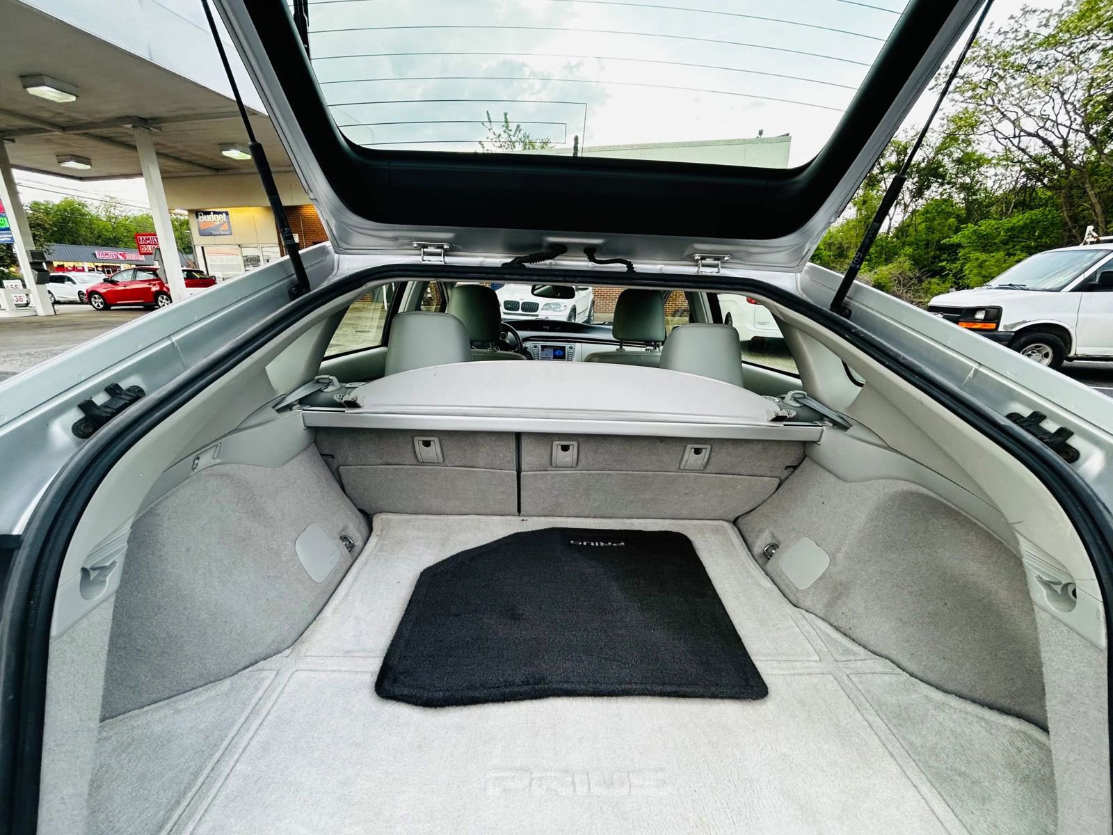 Used 2013 Toyota Prius Four w/ Deluxe Solar Roof Pkg FWD image 6