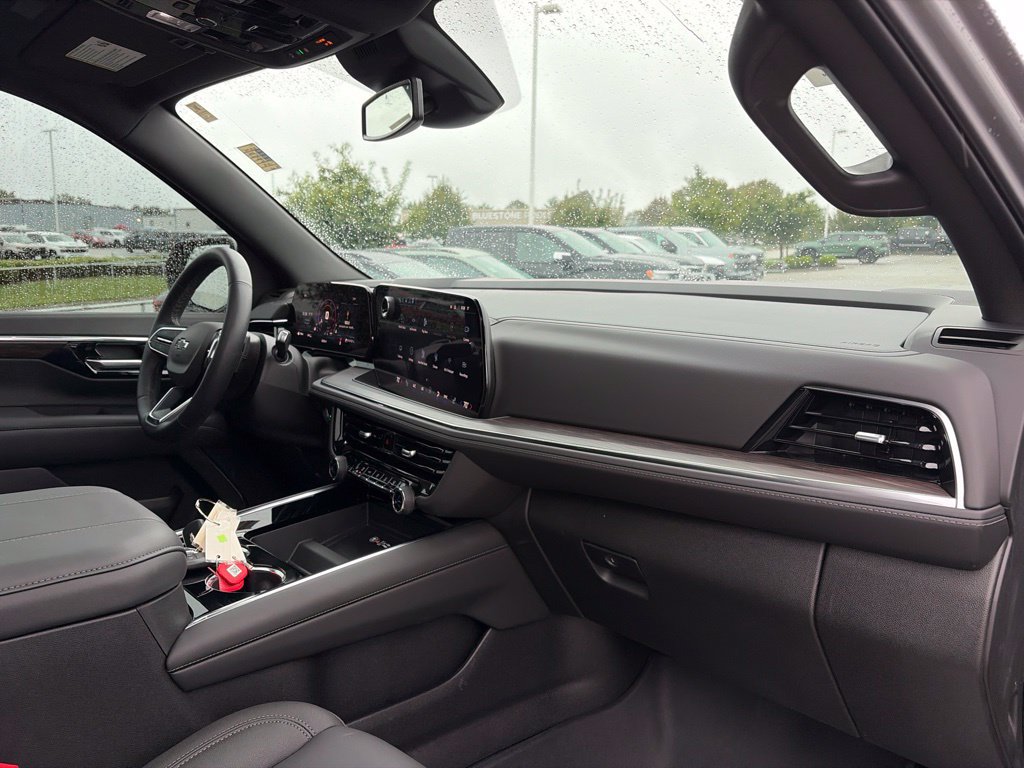 Used 2026 Chevrolet Tahoe Z71 w/ Comfort Package AWD/4WD image 28