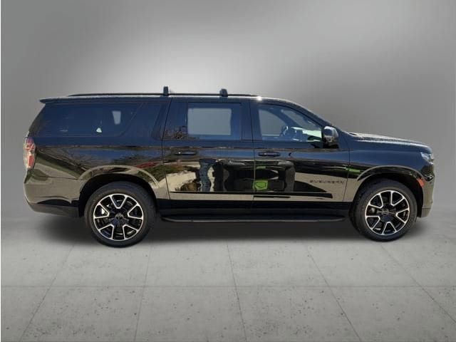 Used 2024 Chevrolet Suburban RST w/ Luxury Package AWD/4WD image 6