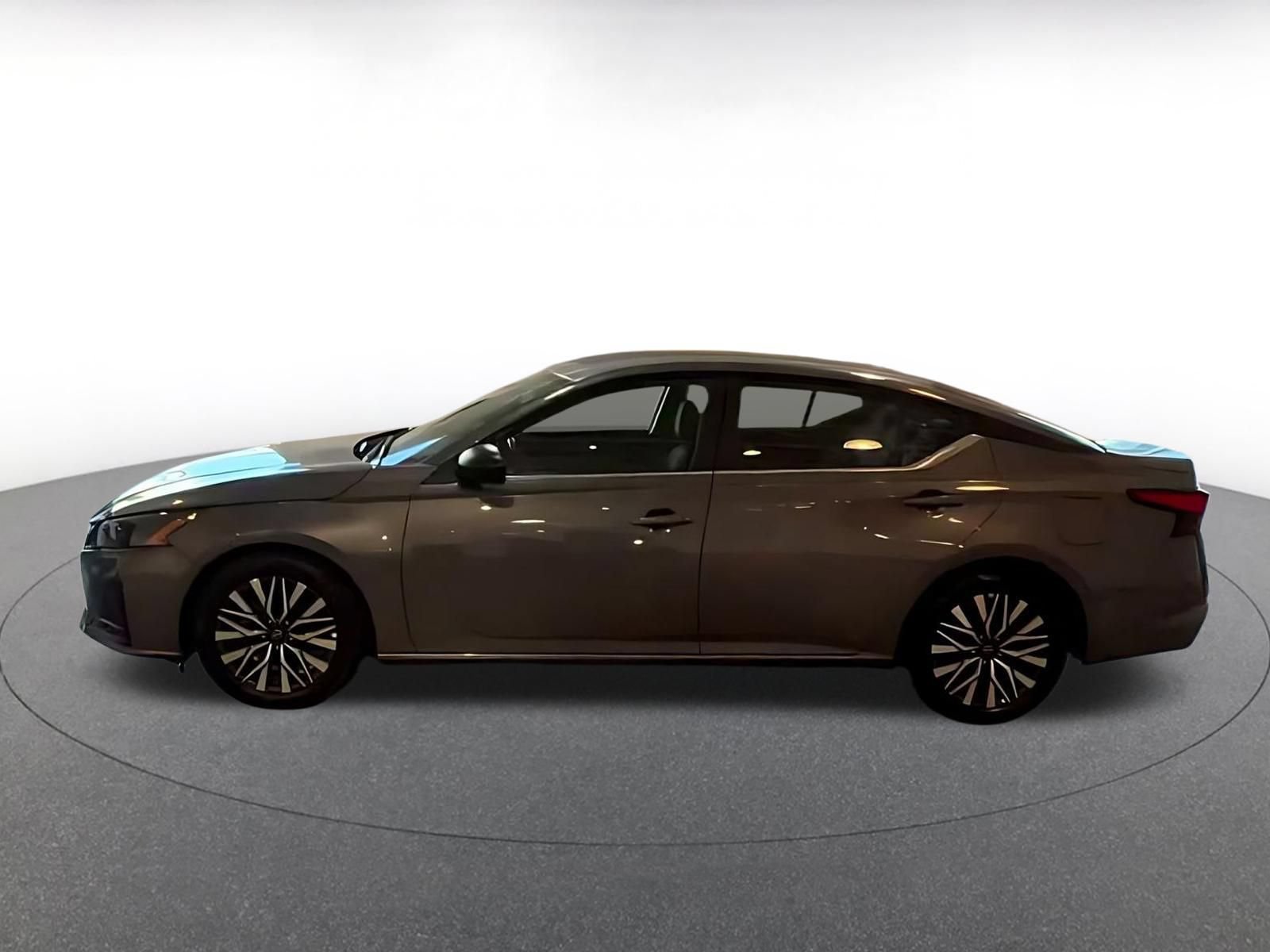 Used 2026 Nissan Altima 2.5 SV FWD image 6