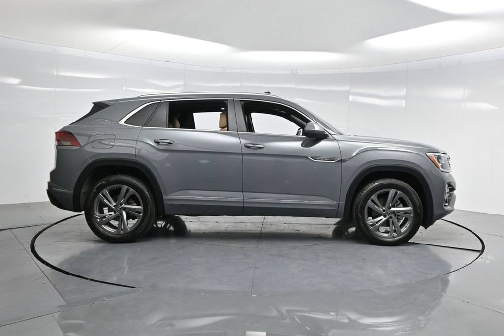 Used 2024 Volkswagen Atlas Cross Sport SEL R-Line AWD/4WD image 48