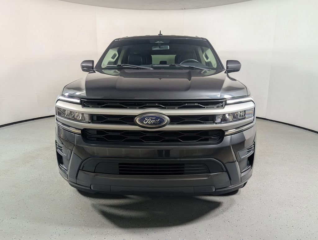 Used 2024 Ford Expedition Max XLT RWD image 2