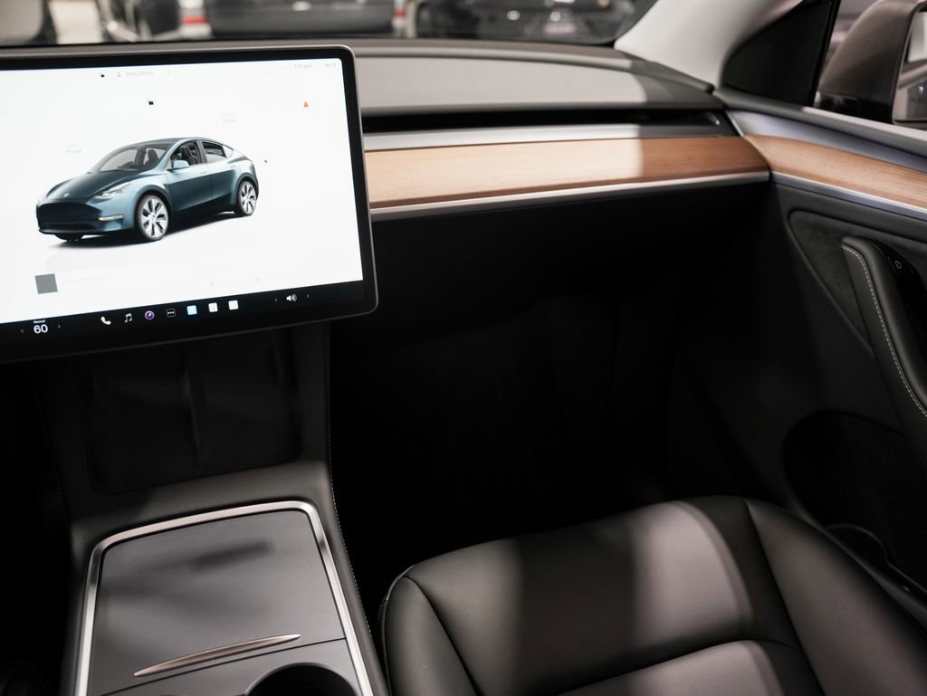 Used 2024 Tesla Model Y Long Range AWD/4WD image 20