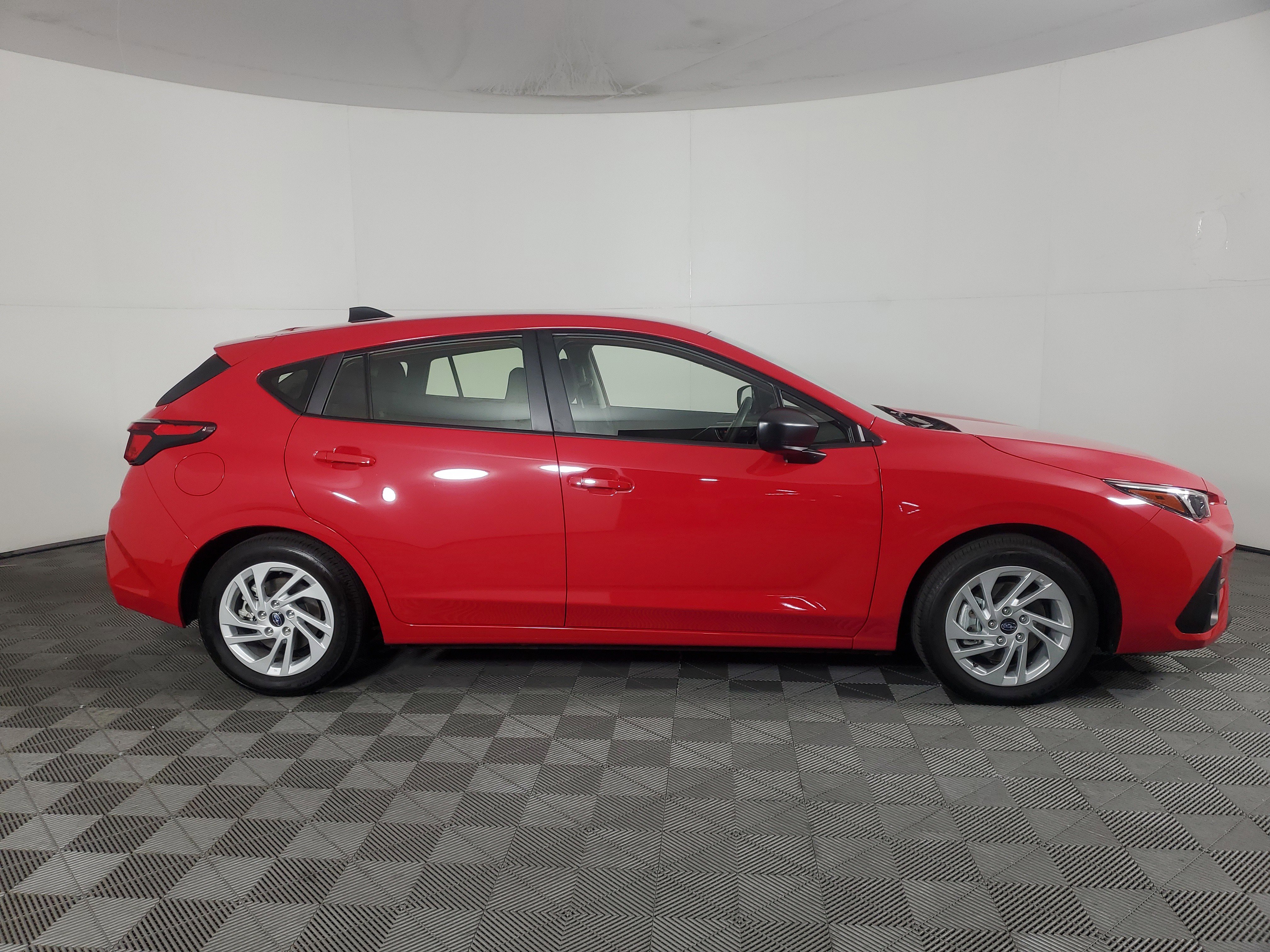 Used 2025 Subaru Impreza 2.0i AWD/4WD image 3