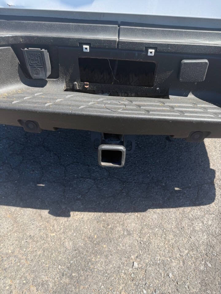 Used 2009 Chevrolet Silverado 2500 LTZ w/ Safety Package AWD/4WD image 17