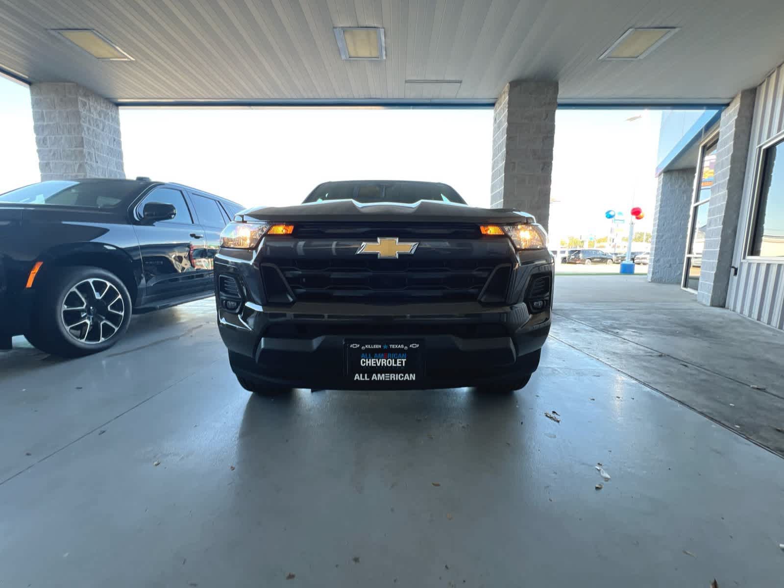 Used 2024 Chevrolet Colorado LT w/ LT Convenience Package RWD image 3