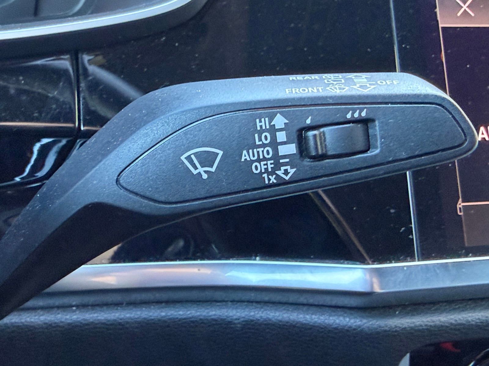 Used 2025 Audi Q3 2.0T Premium image 15