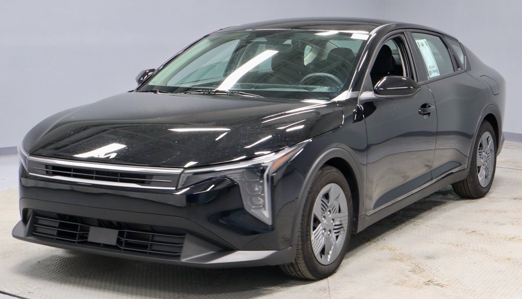 Used 2025 Kia K4 LX image 7