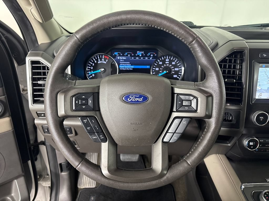 Used 2019 Ford Expedition XLT w/ Equipment Group 202A AWD/4WD image 17