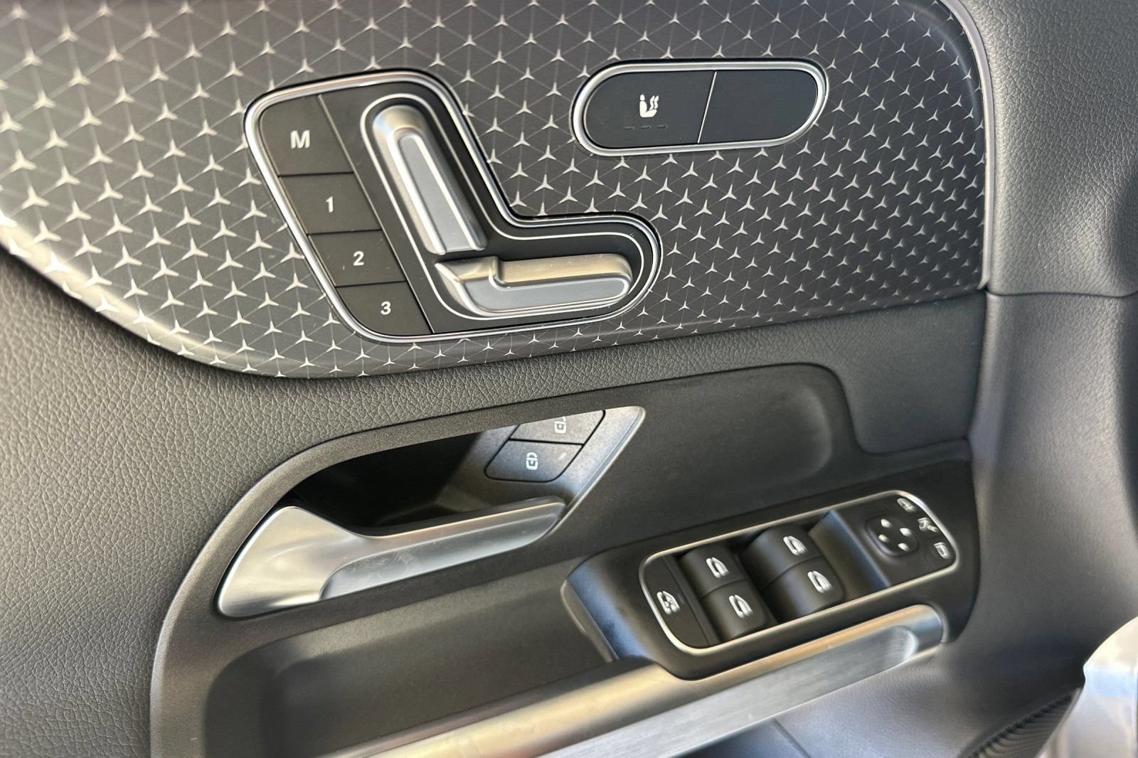 Certified 2025 Mercedes-Benz EQB 250+ image 12