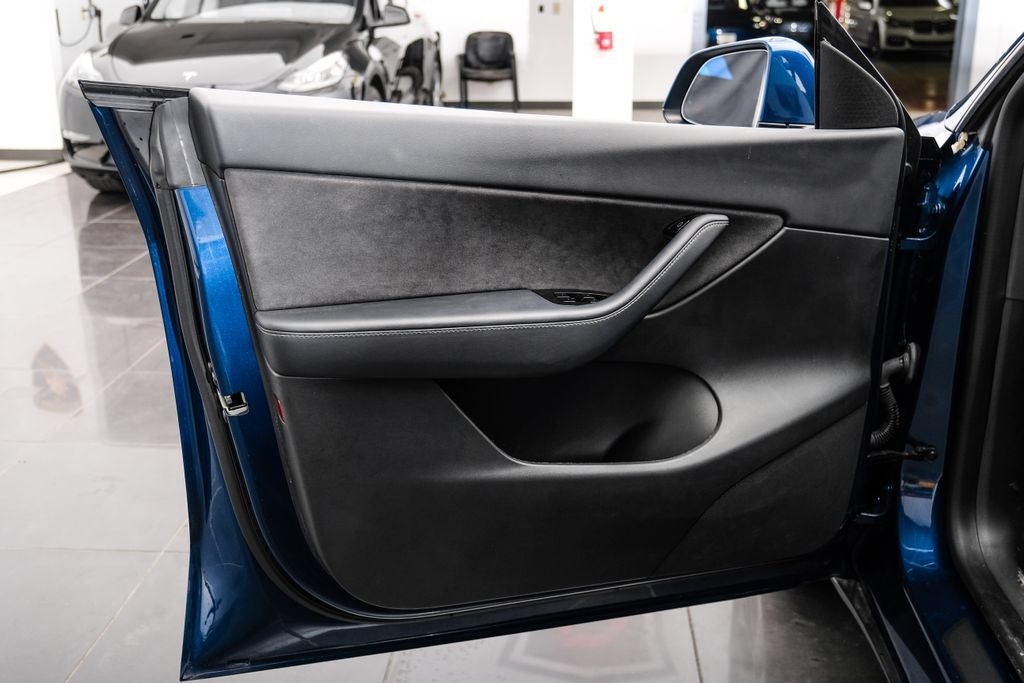 Used 2021 Tesla Model Y Long Range AWD/4WD image 47