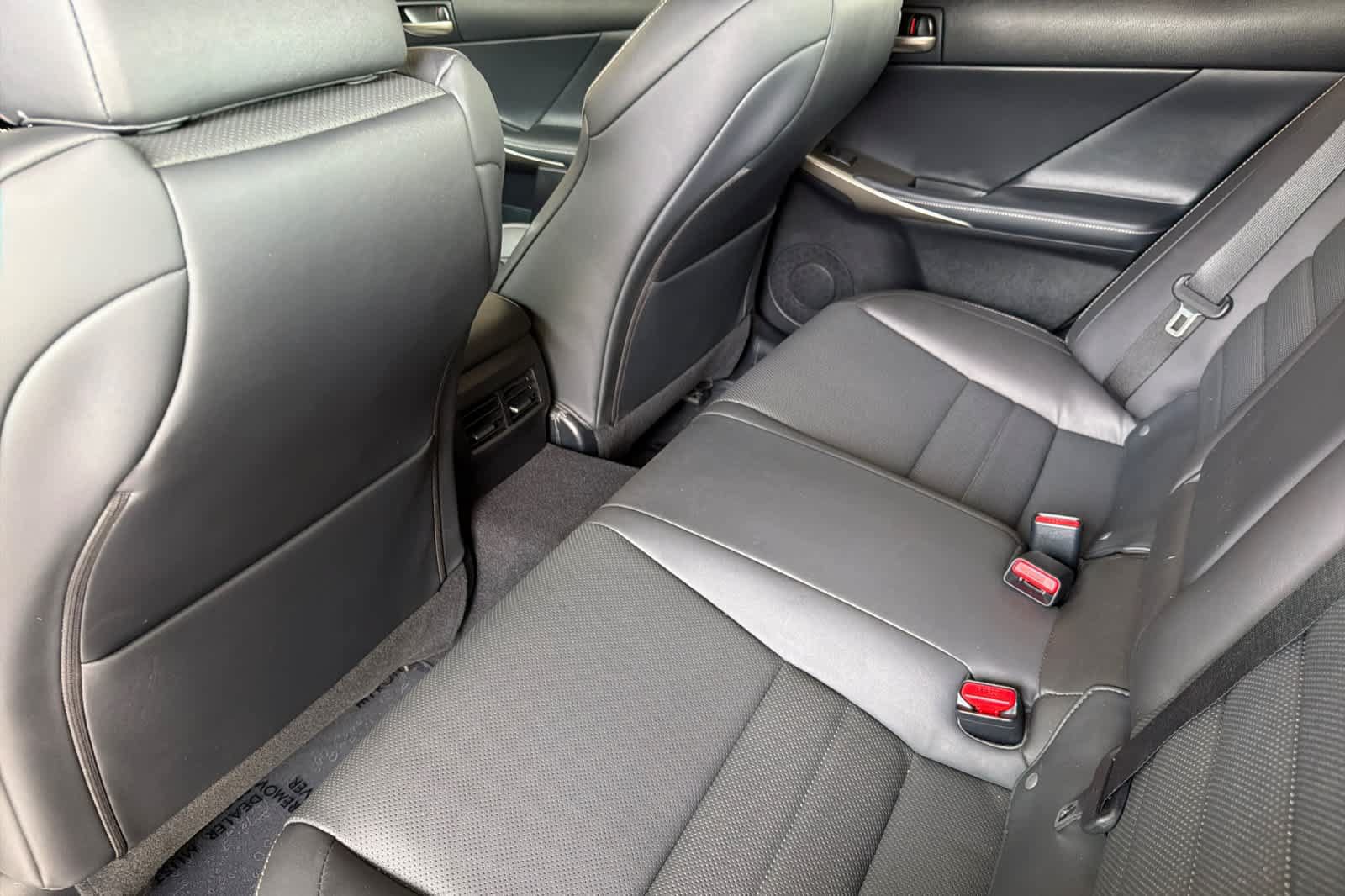 Used 2017 Lexus IS 350 F Sport w/ F Sport Package RWD image 4