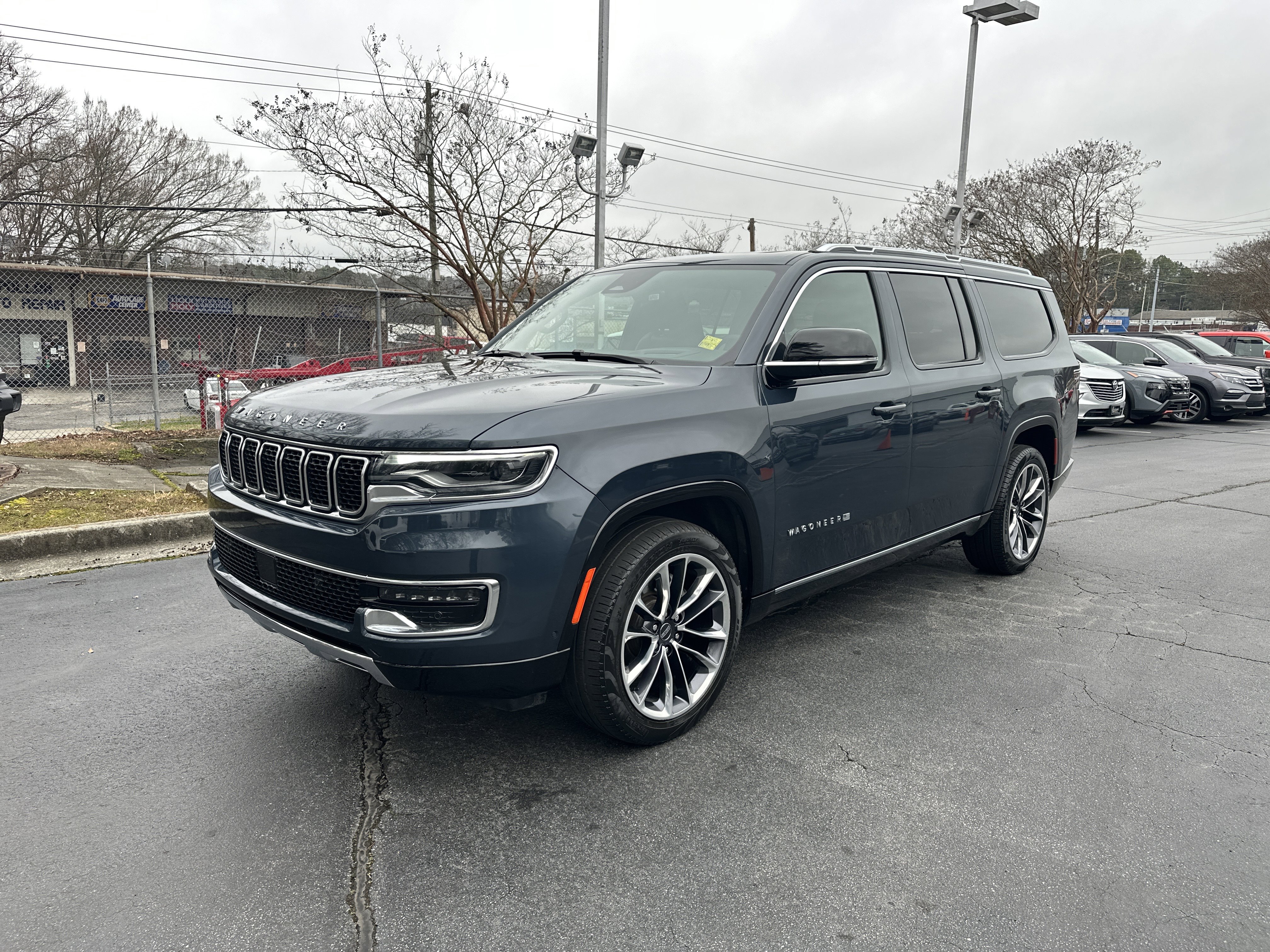 Used 2024 Jeep Wagoneer L Series III w/ Premium Group I image 5