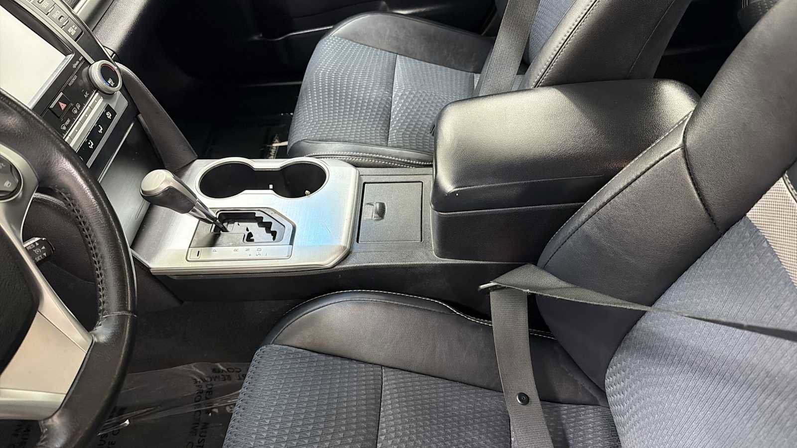 Used 2014 Toyota Camry SE image 22