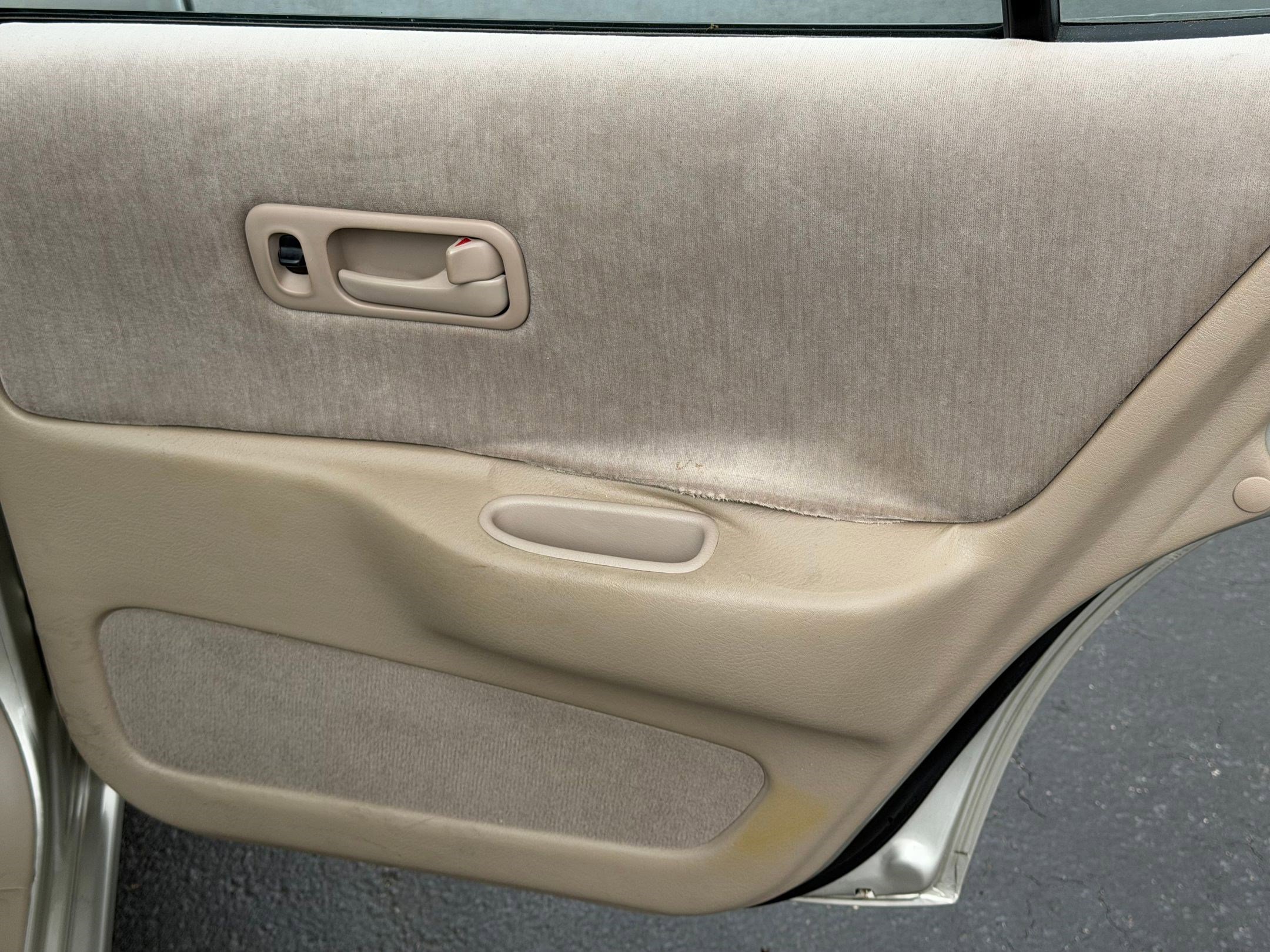 Used 1995 Nissan Altima SE image 21