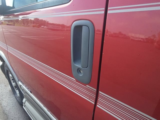 Used 2002 GMC Savana 1500 w/ SLE Marketing Option Pkg 3 RWD image 26