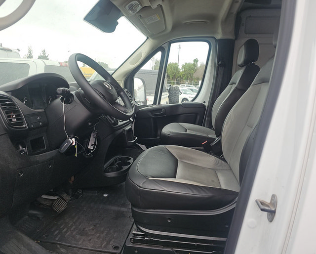 Used 2025 RAM ProMaster 2500 w/ Convenience Group FWD image 3