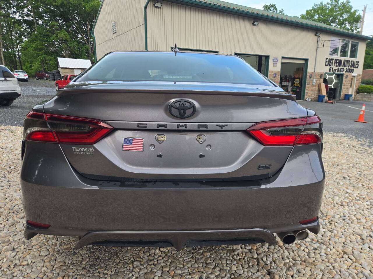 Used 2022 Toyota Camry SE FWD image 5