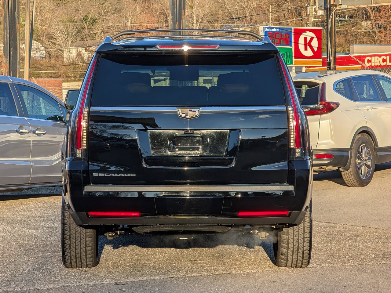 Used 2018 Cadillac Escalade Platinum image 5