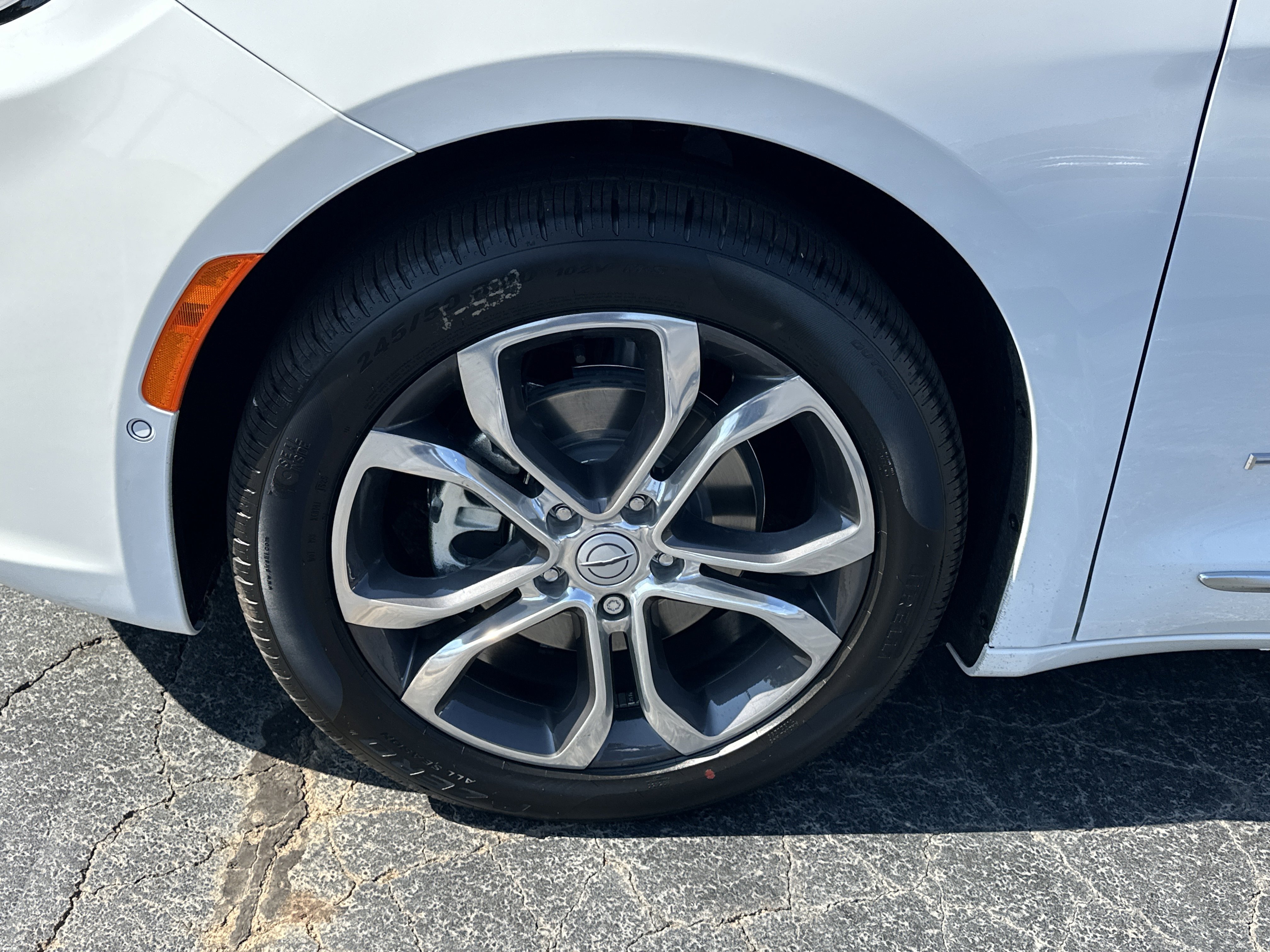 New 2026 Chrysler Pacifica Pinnacle image 13