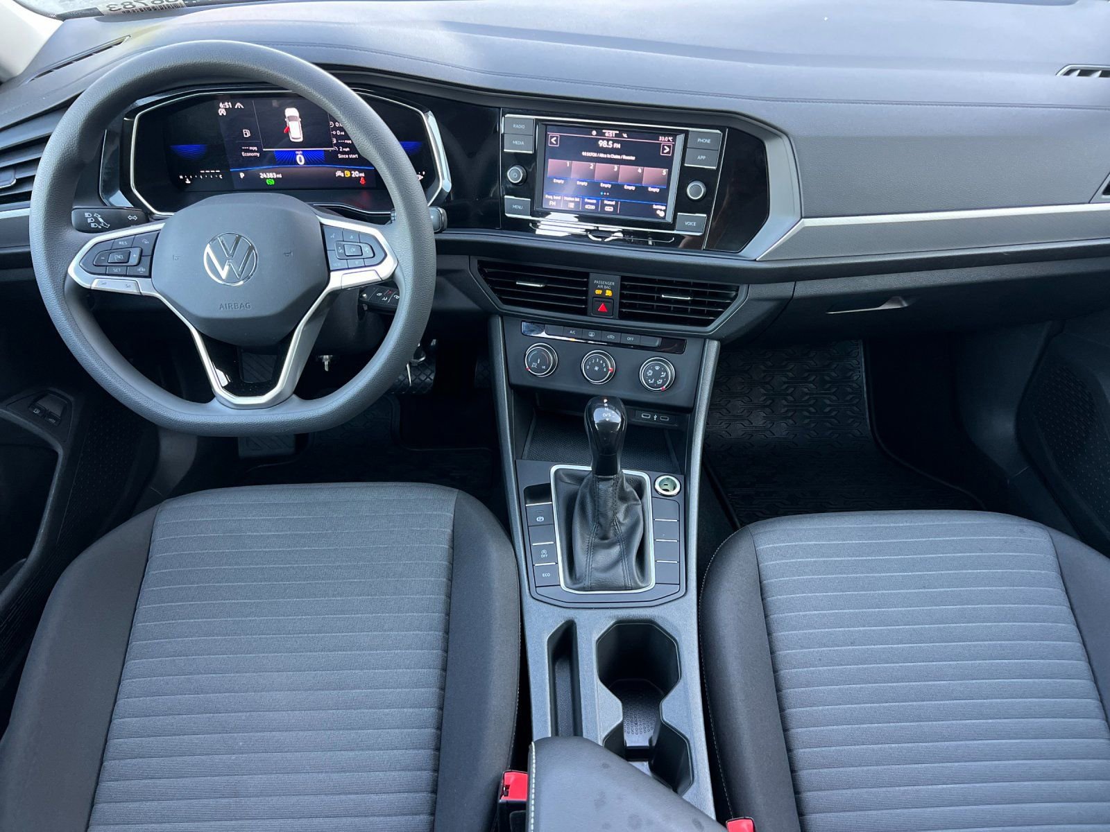 Used 2023 Volkswagen Jetta S image 13
