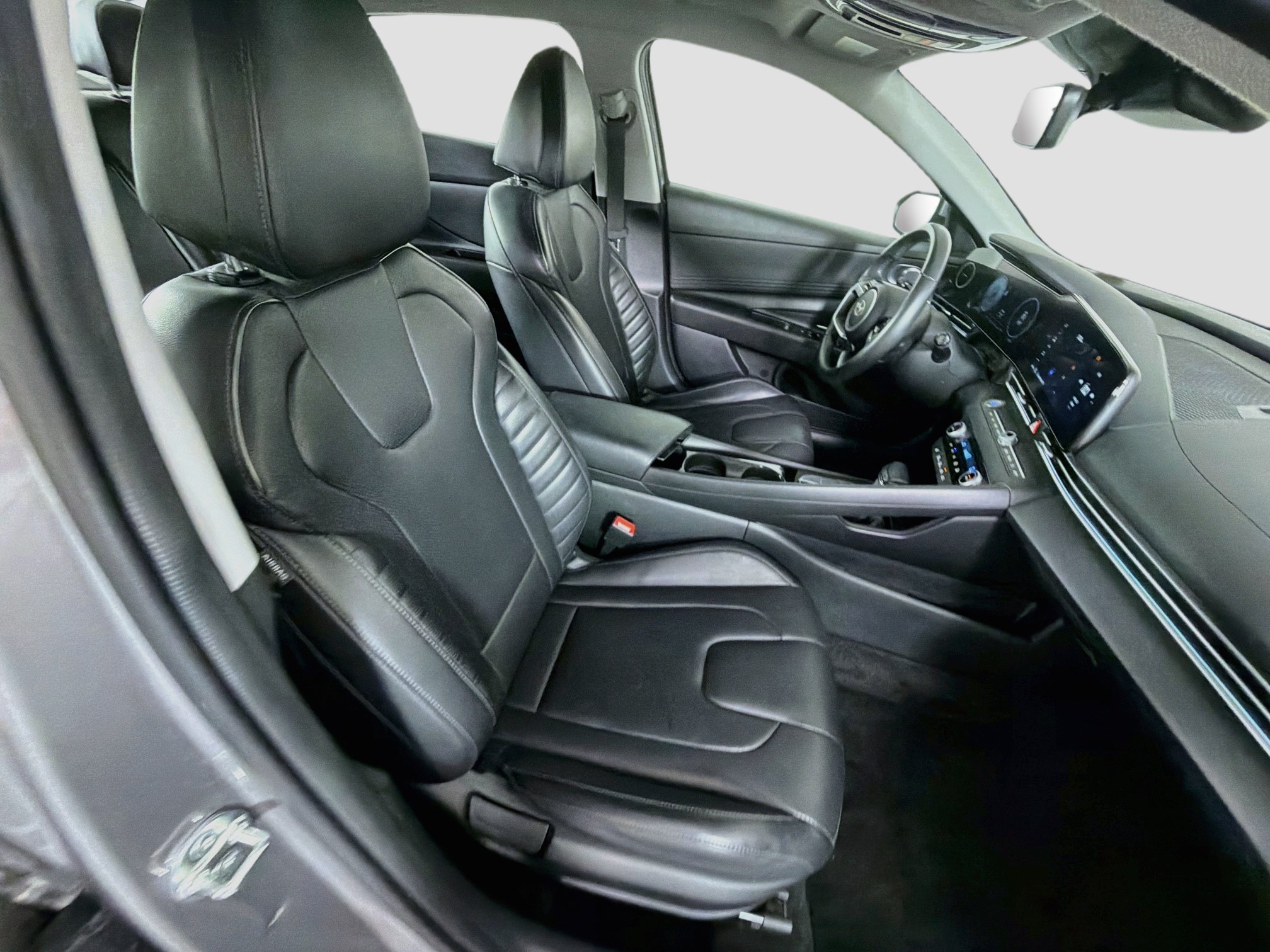 Used 2024 Hyundai Elantra Limited FWD image 31