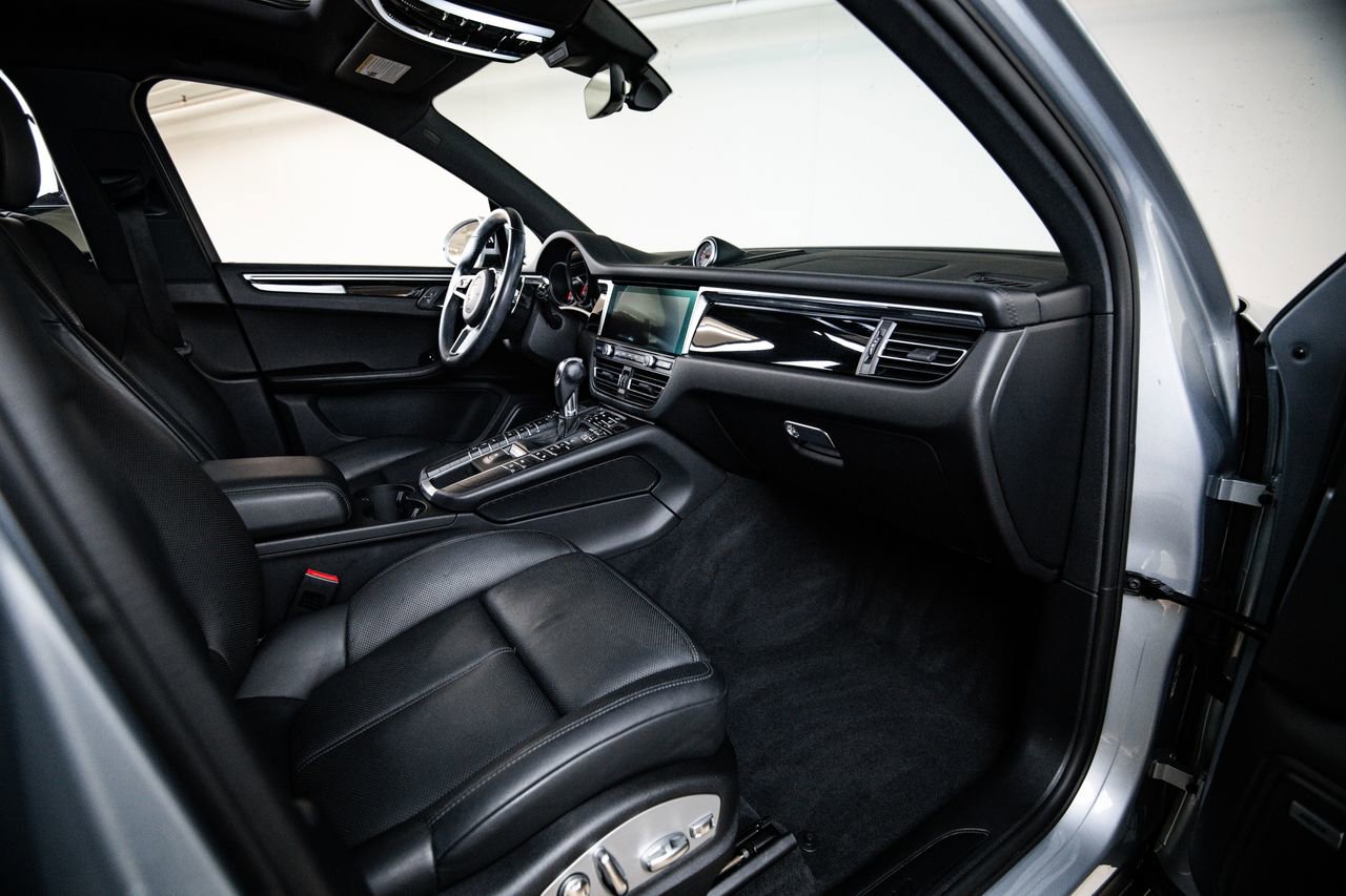Used 2019 Porsche Macan AWD/4WD image 28