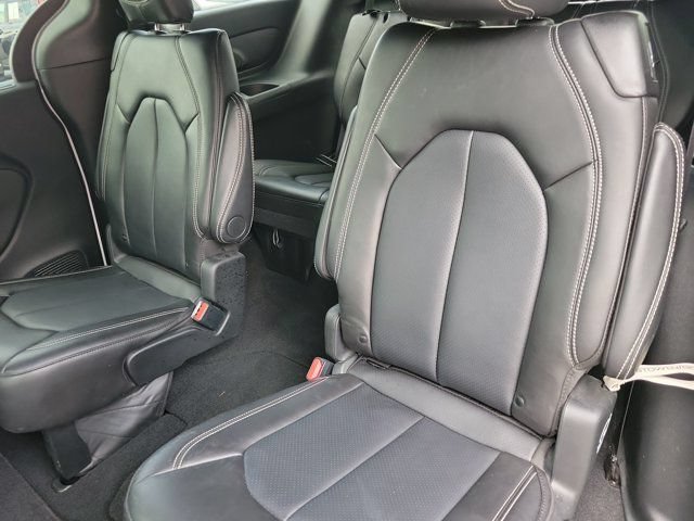 Used 2026 Chrysler Pacifica Select FWD image 15