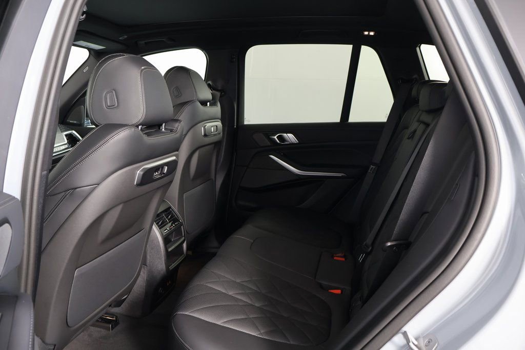 New 2026 BMW X5 sDrive40i w/ M Sport Package image 6