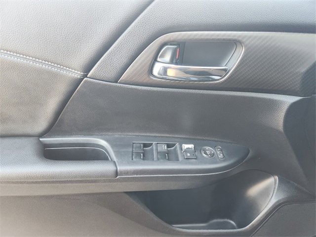 Used 2016 Honda Accord Sport image 29