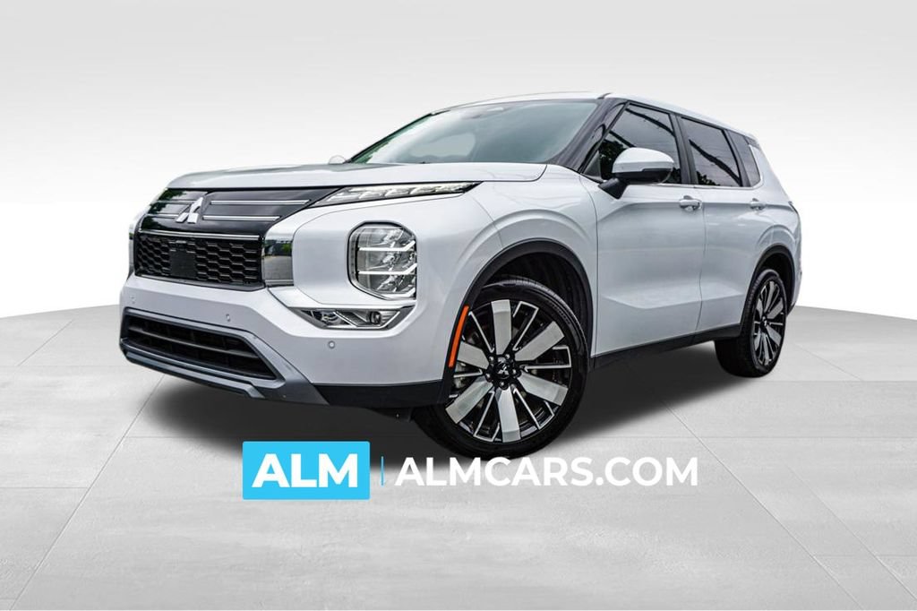 Used 2025 Mitsubishi Outlander SE FWD image 1