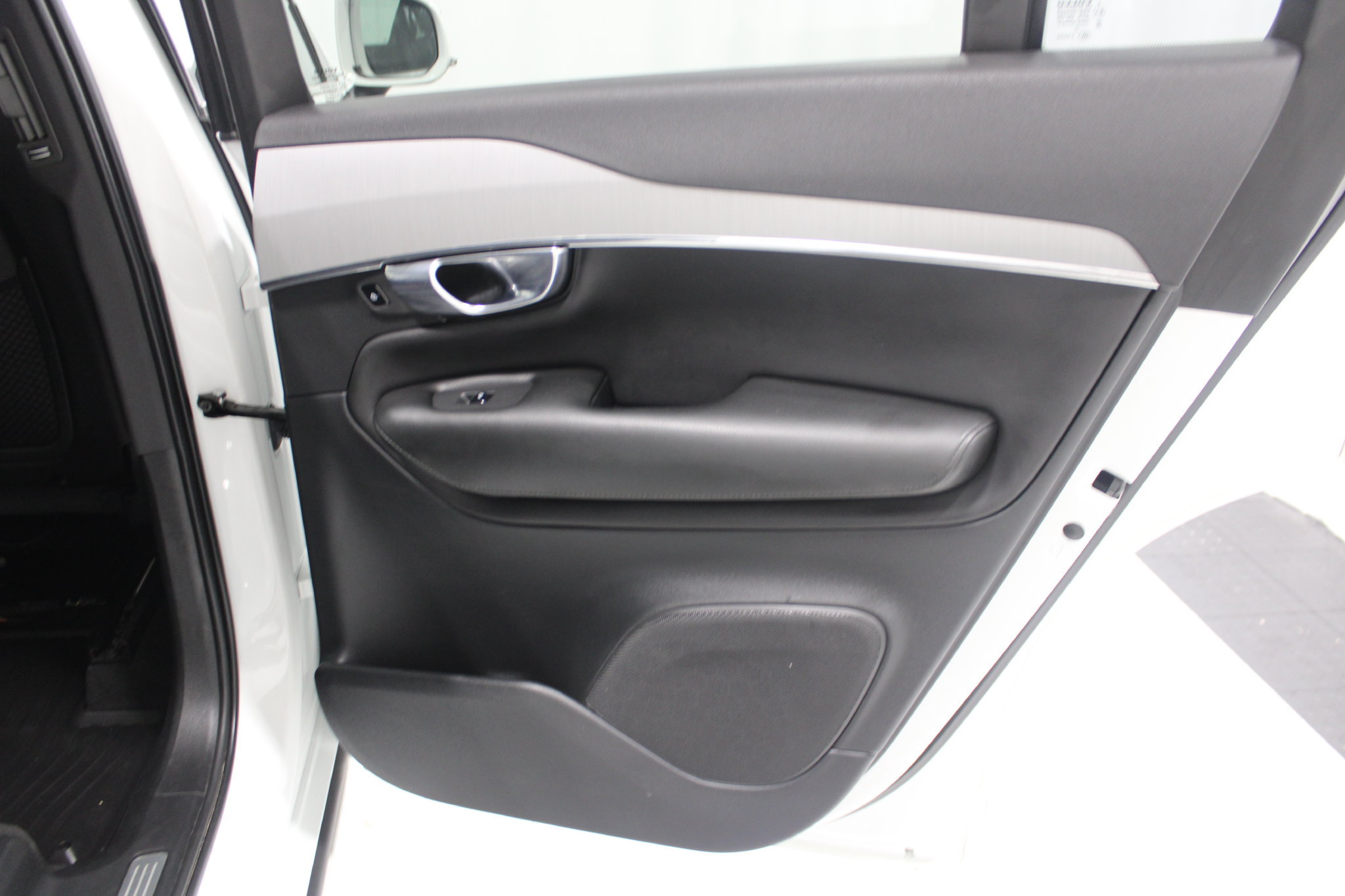 Used 2021 Volvo XC90 T5 Momentum w/ Climate Package AWD/4WD image 19