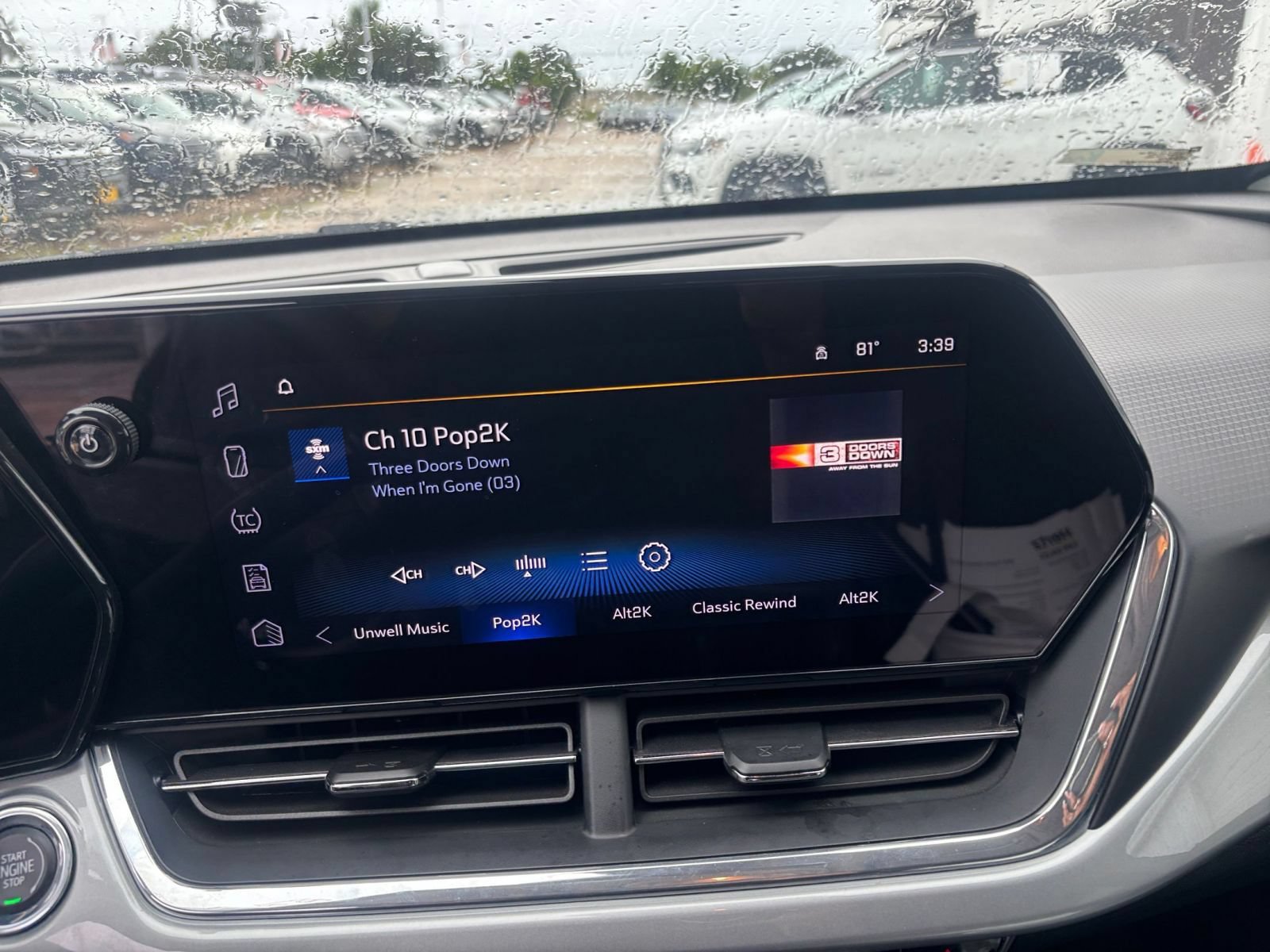 Used 2025 Chevrolet Trax LT FWD image 20