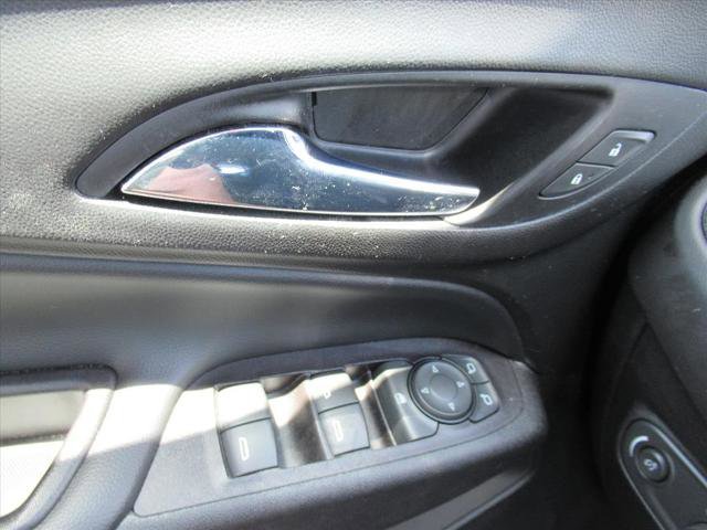 Used 2018 Chevrolet Equinox LT image 19