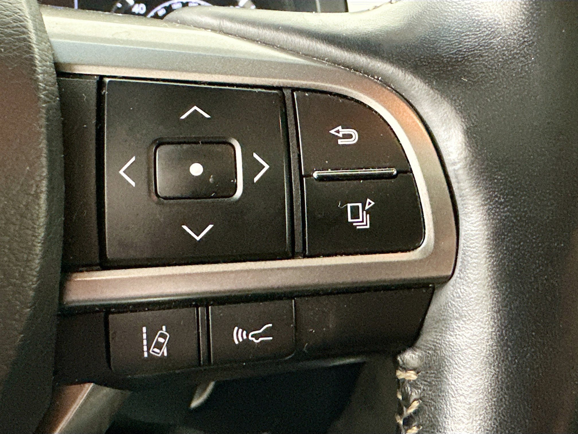 Used 2022 Lexus GX 460 Luxury w/ Accessory Package AWD/4WD image 14