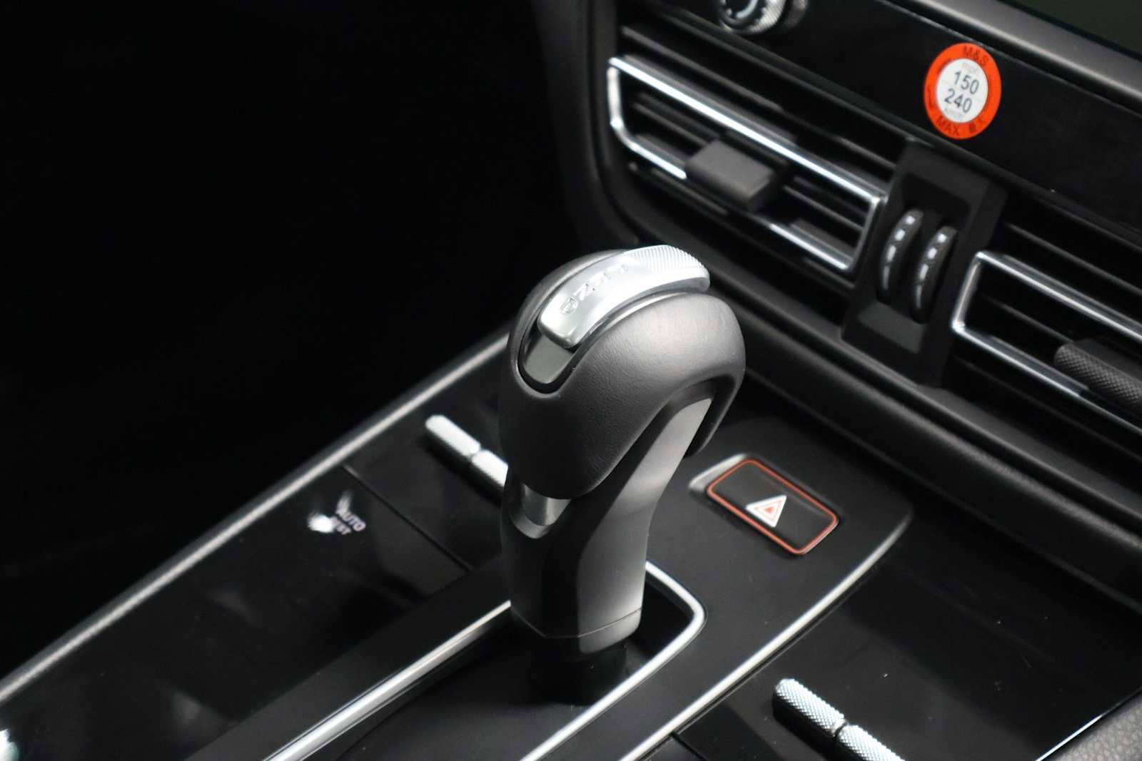 Used 2026 Porsche Macan AWD/4WD image 21