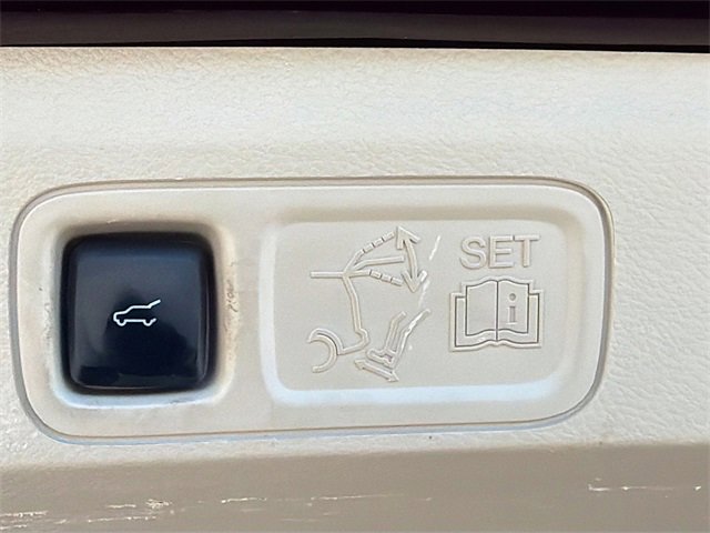 Used 2019 Lincoln Navigator Reserve image 14