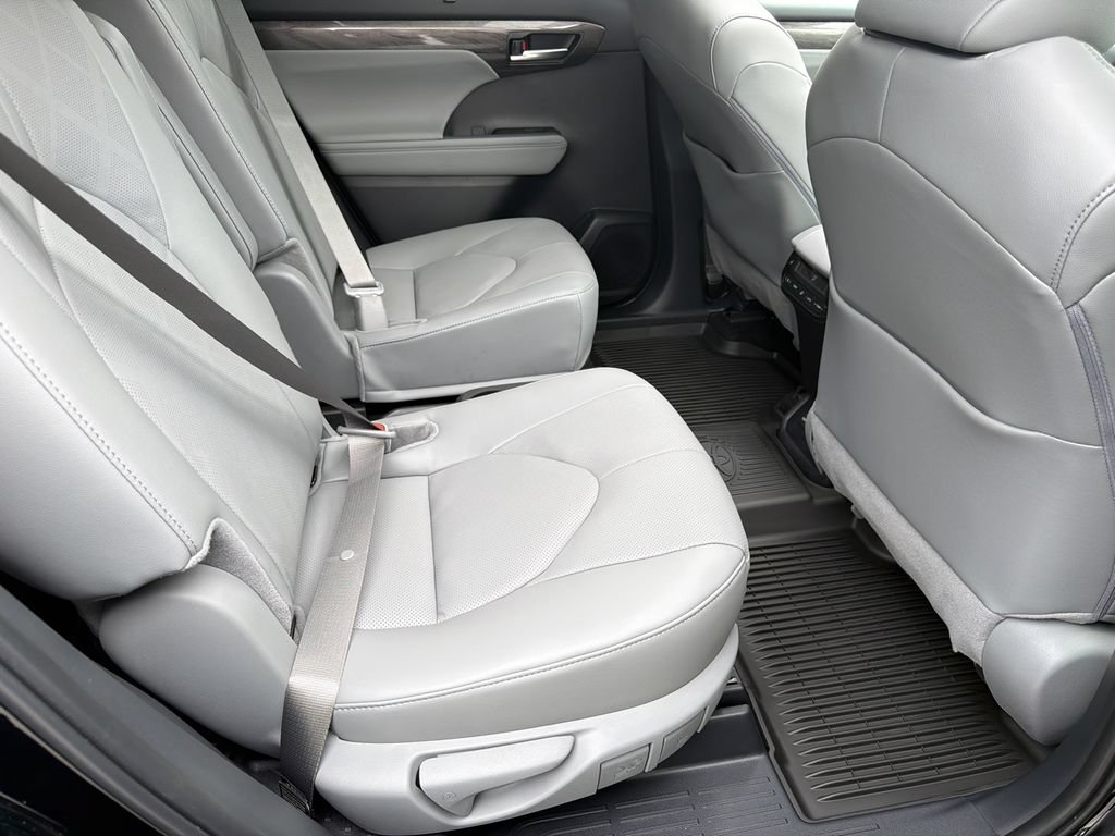 New 2026 Toyota Highlander Platinum AWD/4WD image 25