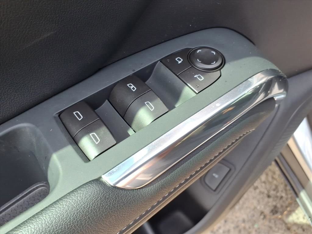 New 2026 Chevrolet Traverse LT w/ Sun and Wheel Package FWD image 19