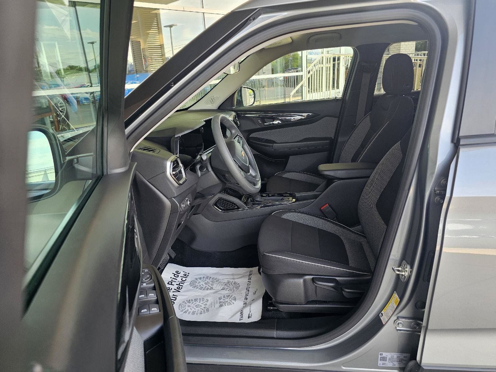 Used 2025 Chevrolet TrailBlazer LT FWD image 18