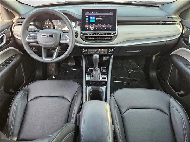 Used 2025 Jeep Compass Limited image 15