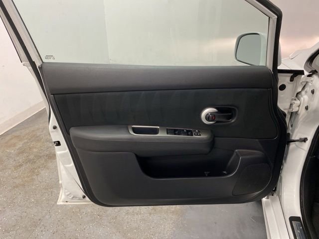 Used 2012 Nissan Versa SL image 16