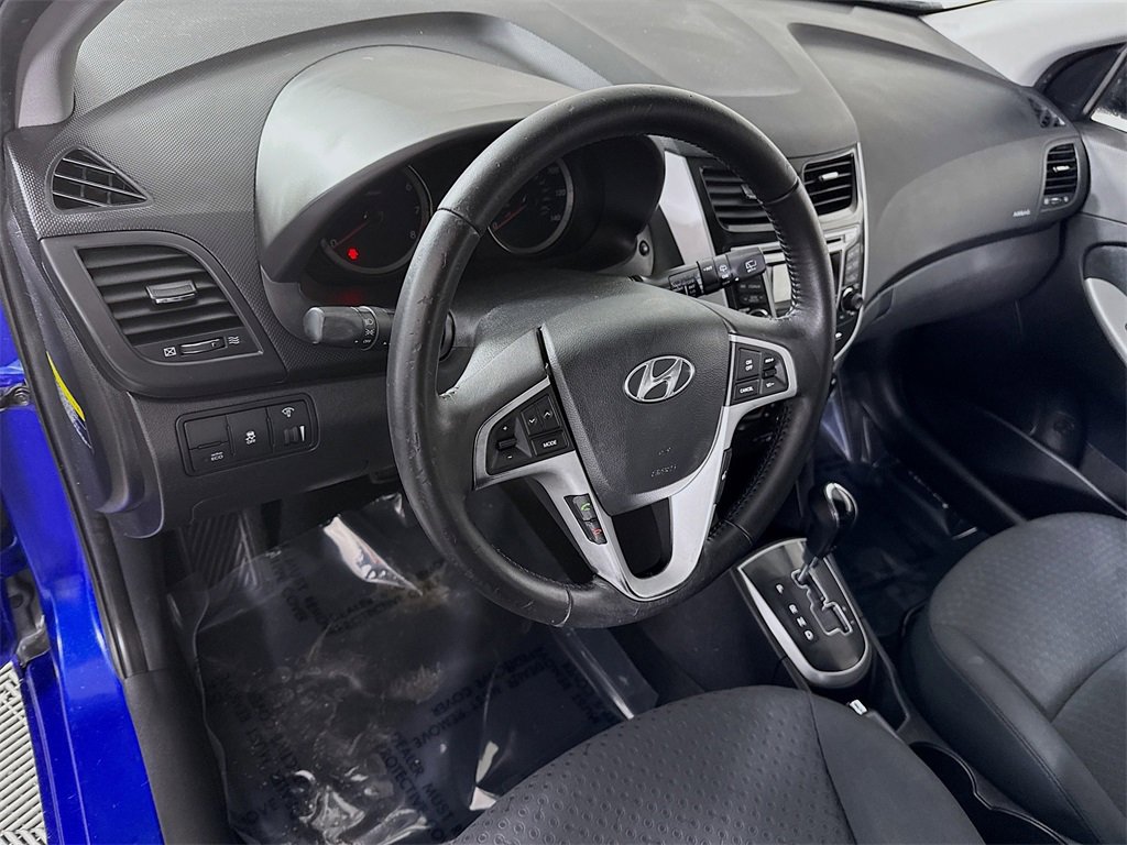 Used 2012 Hyundai Accent SE image 15