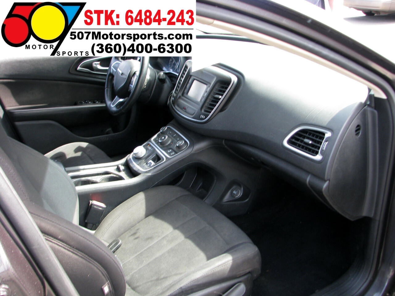 Used 2015 Chrysler 200 Limited w/ Convenience Group image 40