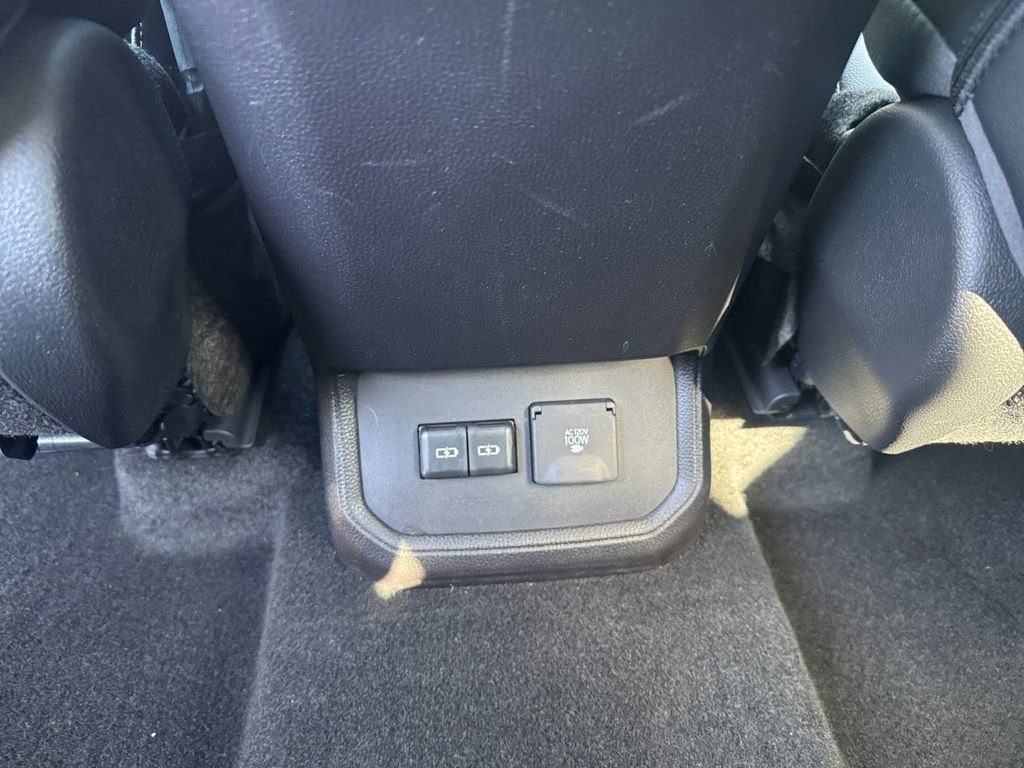 Used 2023 Toyota Highlander Platinum image 21